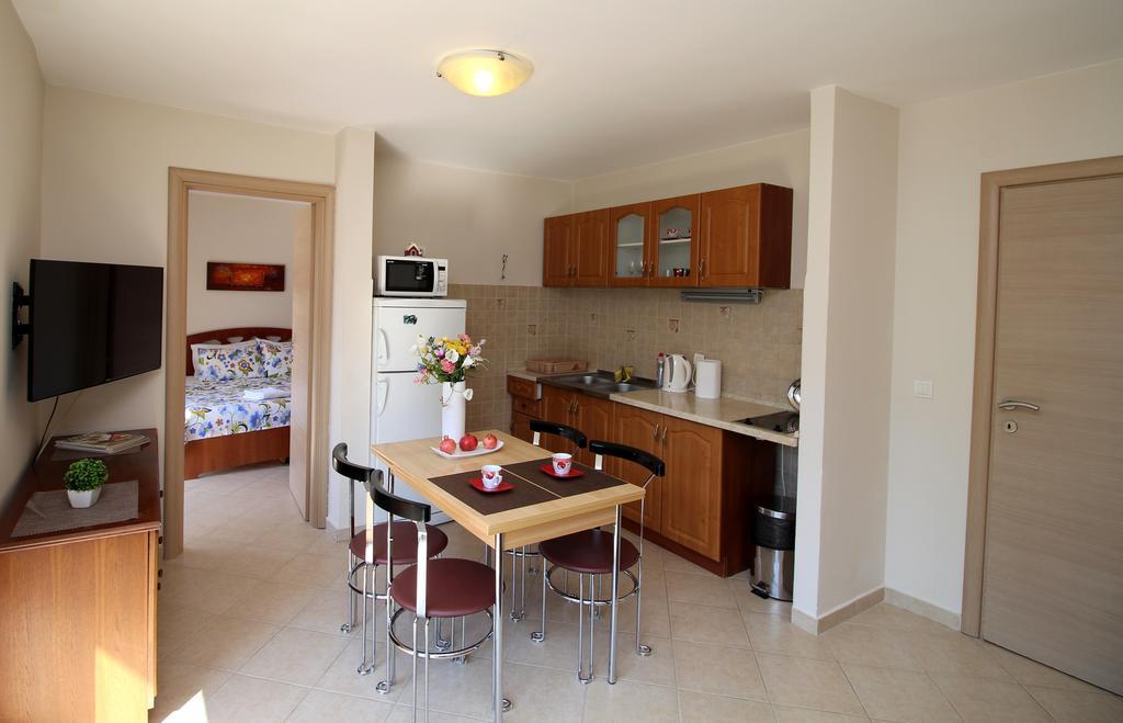 Apartments Kordic Kotor Exterior photo