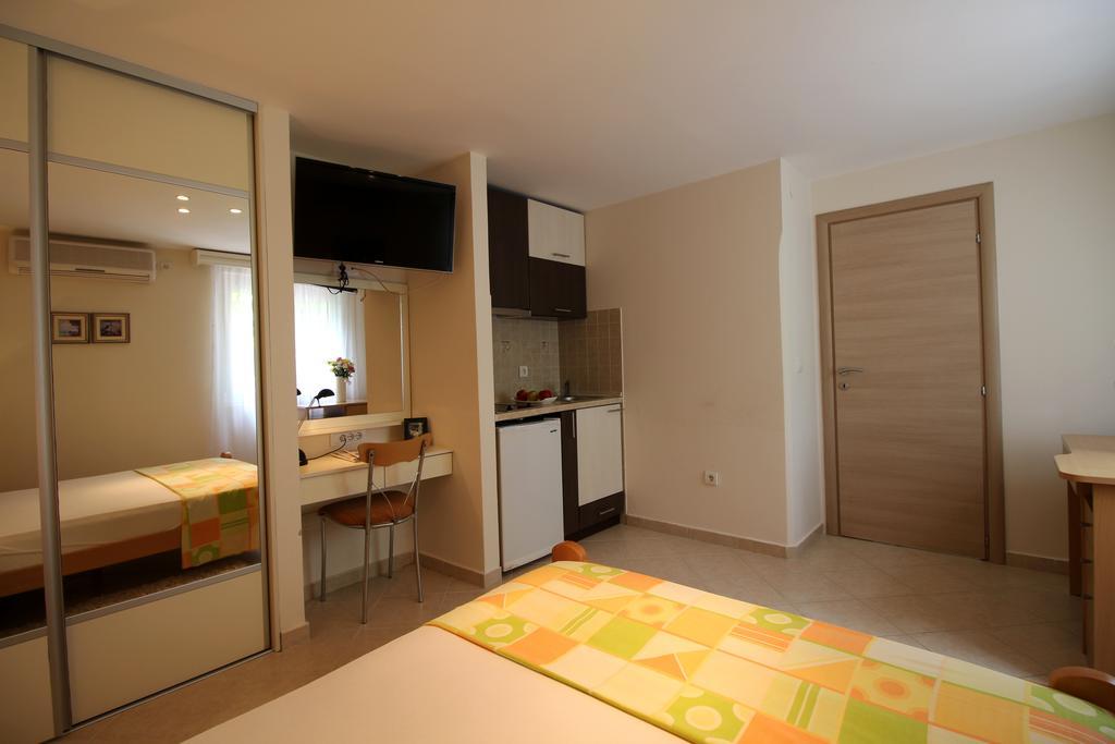 Apartments Kordic Kotor Exterior photo