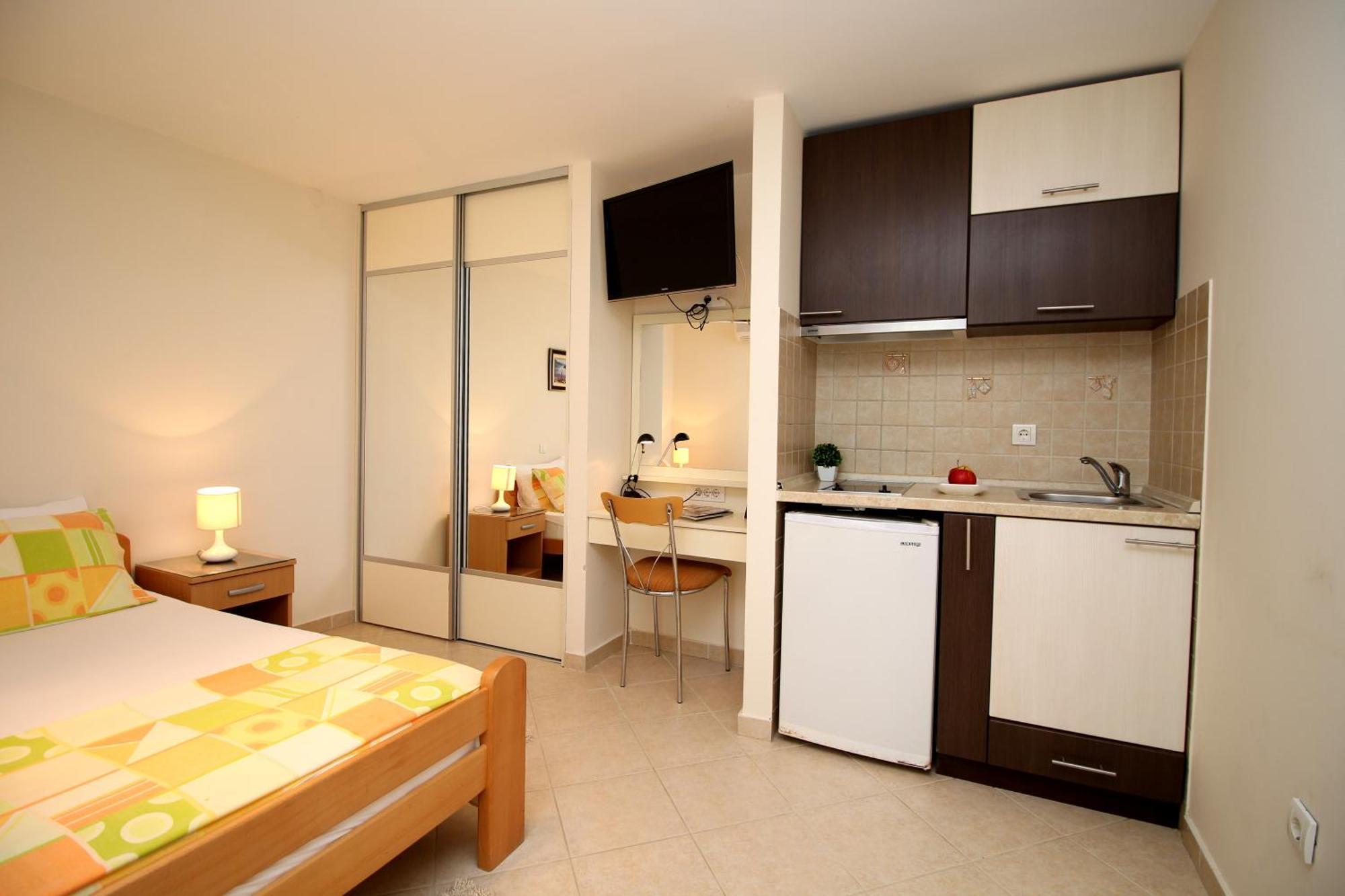 Apartments Kordic Kotor Exterior photo